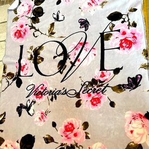 Victoria Secret LOVE 50x60 Sherpa throw blanket pink grey